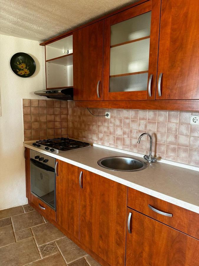 House Riva Apartman Pirovac Kültér fotó